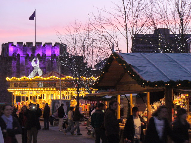 Christmas_Market_at_Dusk